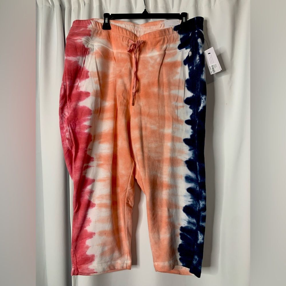 Livi by Lane Bryant NWT Plus Size Tie Dye Capri Cropped Sweat Pants Size 18/20